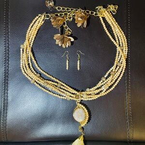 Elegant Cream and Gold Beaded Necklace Set